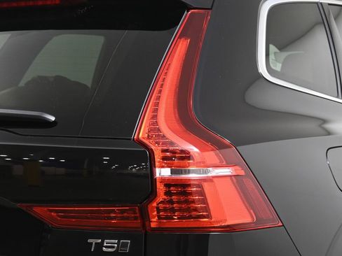 Used 2021 Volvo XC60 T5 Inscription w/ Climate Package image 13