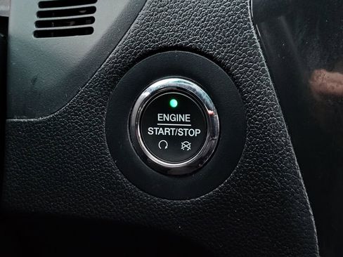 Used 2016 Ford Explorer XLT image 36