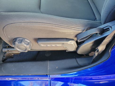 Used 2018 Jeep Wrangler Unlimited Sahara image 23