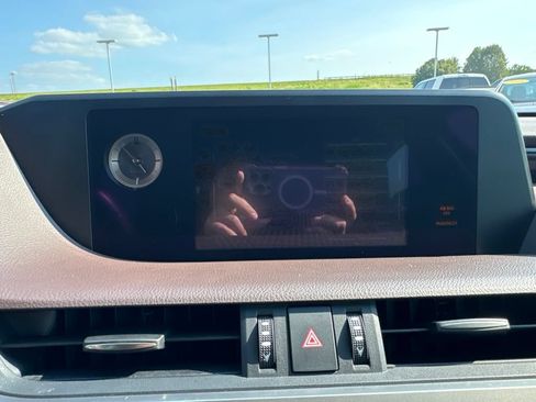 Used 2021 Lexus ES 350 w/ Premium Package FWD image 3