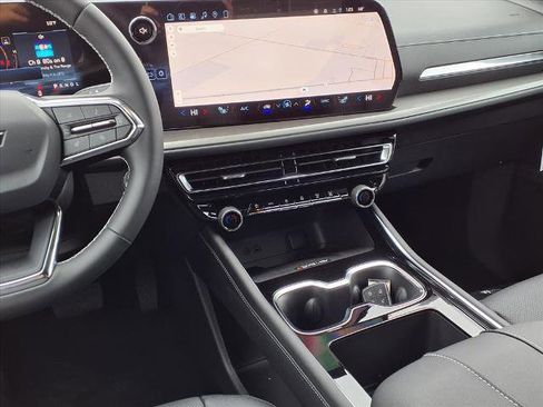 New 2026 Chevrolet Traverse LT w/ Driver Confidence Package image 6