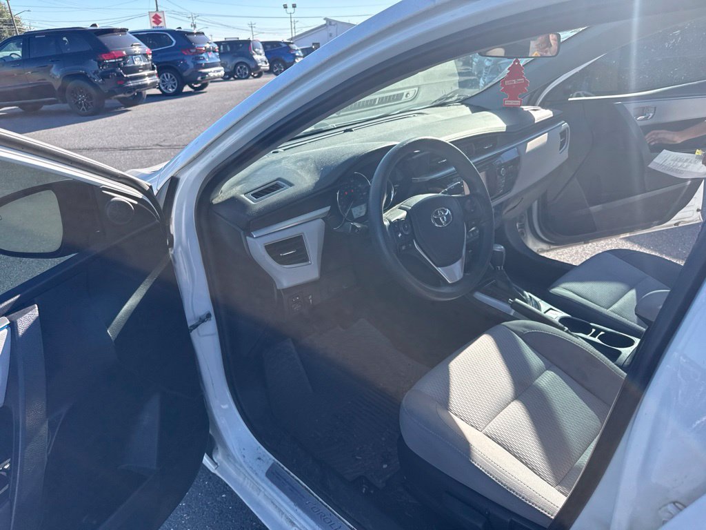 Used 2016 Toyota Corolla LE w/ Body Protection Package #1 FWD image 8