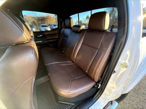 Used 2020 Toyota Tacoma Limited image 24