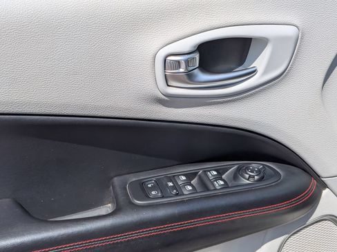 Used 2018 Jeep Compass Limited w/ Safe & Security Group FWD image 23