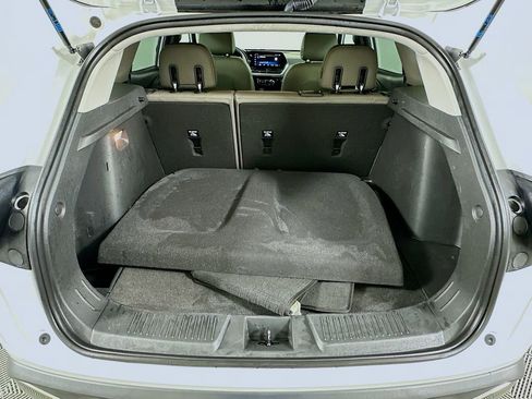 Used 2024 Chevrolet Trax ACTIV w/ Sunroof Package FWD image 25