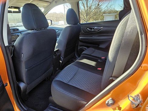 Used 2020 Nissan Rogue SV image 8