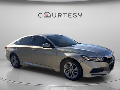 Used 2018 Honda Accord LX image 9