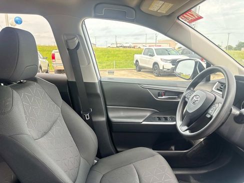 Used 2024 Toyota RAV4 XLE FWD image 15