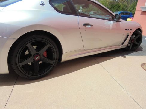 Used 2014 Maserati GranTurismo Sport RWD image 27