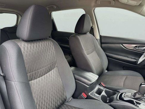 Used 2019 Nissan Rogue SV FWD image 55