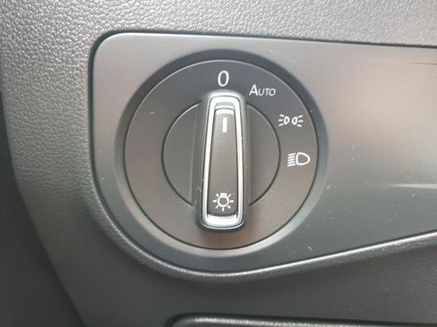 Used 2024 Volkswagen Tiguan SE AWD/4WD image 28
