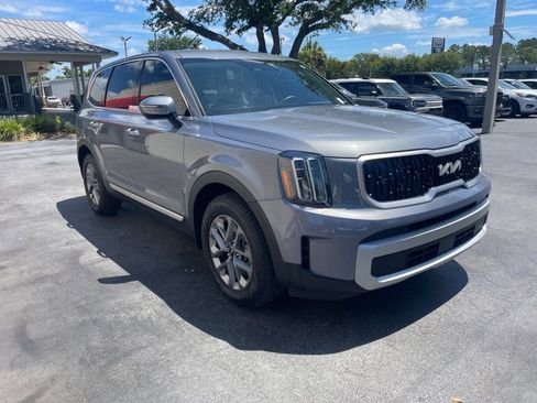 Used 2025 Kia Telluride LX FWD image 7