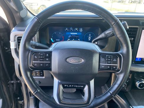 Used 2025 Ford F250 Platinum w/ FX4 Off-Road Package image 16
