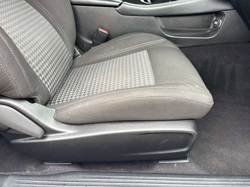 Certified 2022 Dodge Challenger SXT image 11