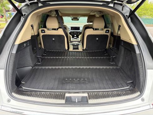 Used 2024 Acura MDX SH-AWD w/ Advance Package image 10