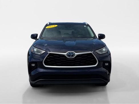 Used 2024 Toyota Highlander XLE image 9