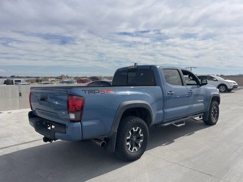 Used 2019 Toyota Tacoma TRD Off-Road image 2