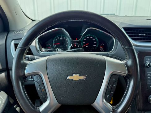 Used 2017 Chevrolet Traverse LT FWD image 18