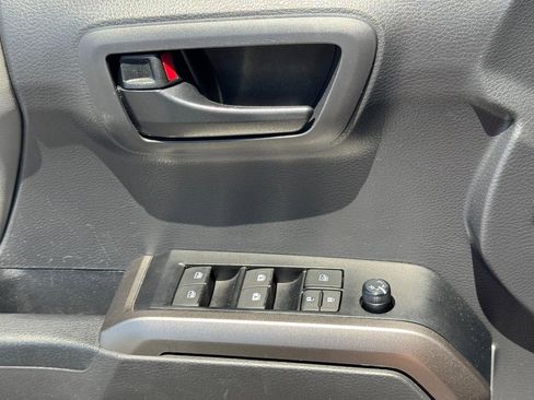 Used 2023 Toyota Tacoma SR5 AWD/4WD image 24