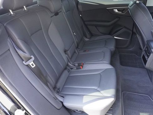 Used 2023 Audi Q8 Premium Plus w/ Premium Plus Package AWD/4WD image 27