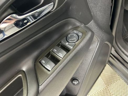 Used 2023 Chevrolet Equinox LT FWD image 11