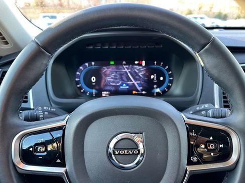 Used 2024 Volvo XC90 B5 Core image 25