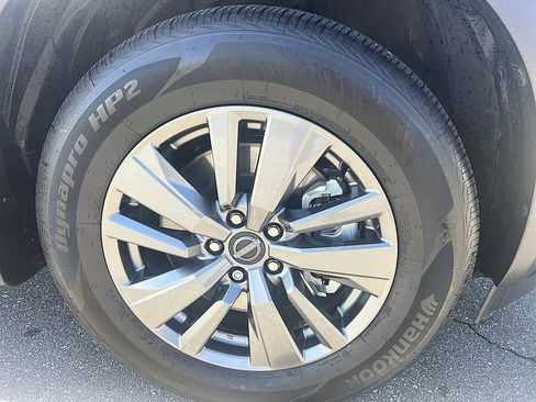 Certified 2025 Nissan Pathfinder S image 12