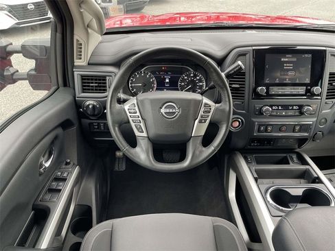 Used 2024 Nissan Titan SV w/ SV Convenience Package image 14