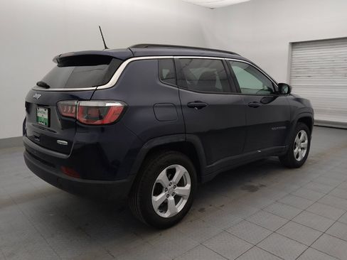 Used 2018 Jeep Compass Latitude w/ Cold Weather Group AWD/4WD image 10