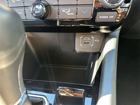 Used 2024 Jeep Compass Limited image 23