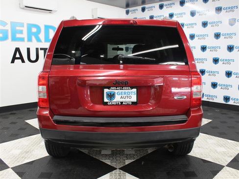 Used 2015 Jeep Patriot Sport w/ Power Value Group FWD image 3