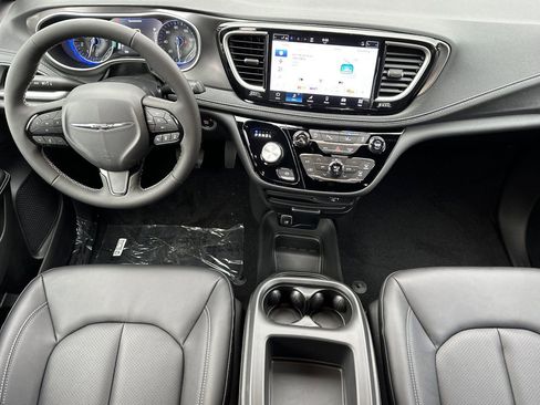 New 2026 Chrysler Pacifica Select w/ S Appearance Package image 16