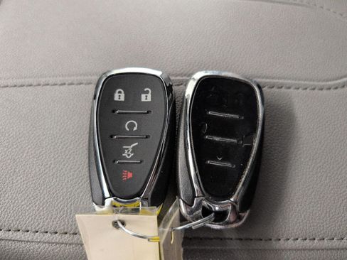 Used 2019 Chevrolet Traverse LT FWD image 28