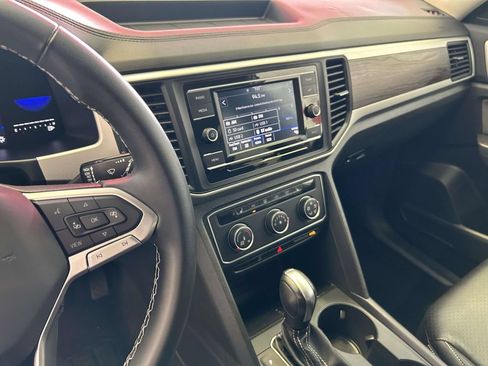 Used 2022 Volkswagen Atlas SE FWD image 22