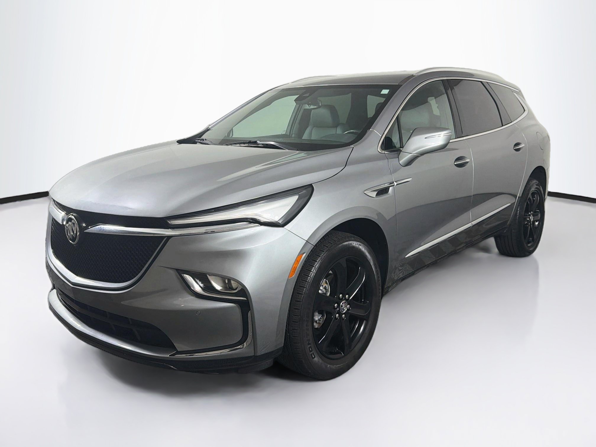 Used 2024 Buick Enclave Essence w/ Sport Touring Edition FWD image 3