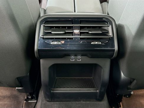 Used 2025 BMW 530i w/ Premium Package image 26