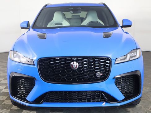 Used 2022 Jaguar F-PACE SVR image 17