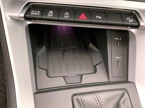 Certified 2025 Audi Q3 2.0T Premium Plus w/ Premium Plus Package image 33