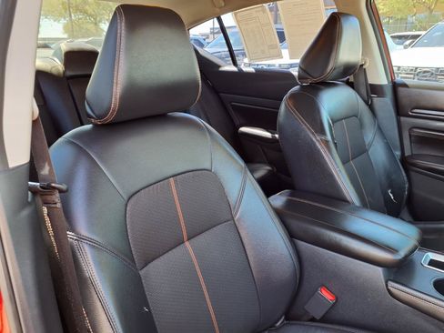 Used 2021 Nissan Altima 2.5 SR FWD image 12