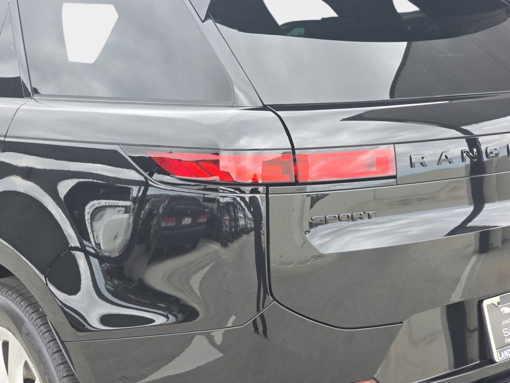 New 2026 Land Rover Range Rover Sport Dynamic SE AWD/4WD image 36