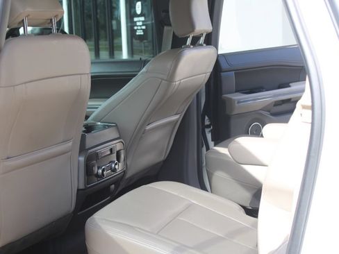 Used 2020 Ford Expedition Max XLT w/ Equipment Group 202A RWD image 15