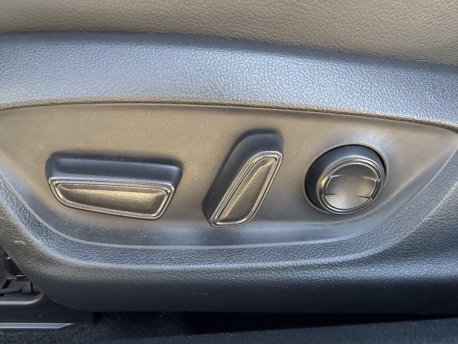 Used 2022 Toyota Camry SE FWD image 26
