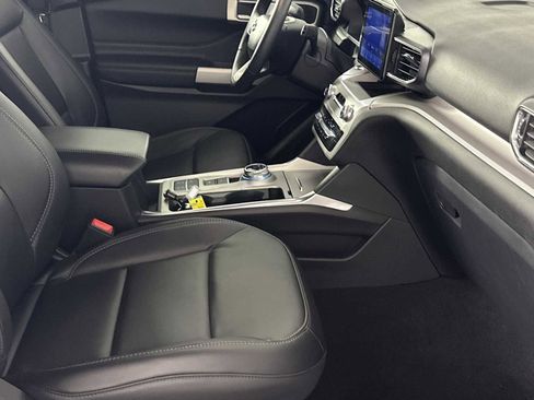 Used 2023 Ford Explorer XLT w/ Equipment Group 202A image 14