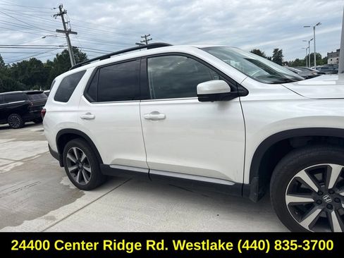 Used 2024 Honda Pilot Elite image 9