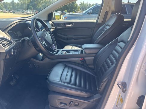 Used 2024 Ford Edge SEL AWD/4WD image 9