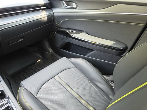 Used 2025 Kia K5 GT FWD image 15