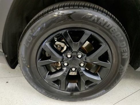 Used 2022 Toyota RAV4 LE FWD image 76