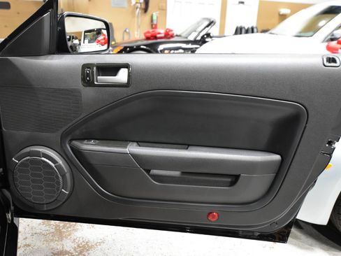 Used 2008 Ford Mustang GT RWD image 33
