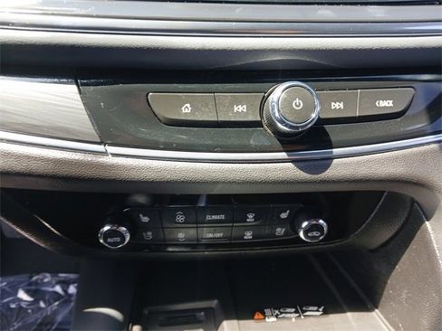 Used 2024 Buick Enclave Premium image 23