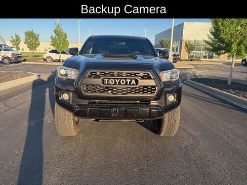 Used 2018 Toyota Tacoma TRD Sport w/ Technology Package image 2